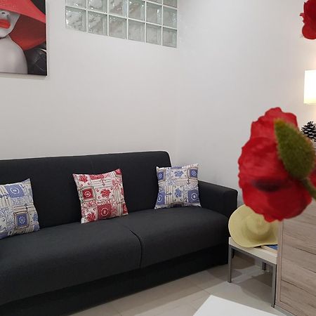 Martin Holiday Apartments Giardini Naxos Pokoj fotografie