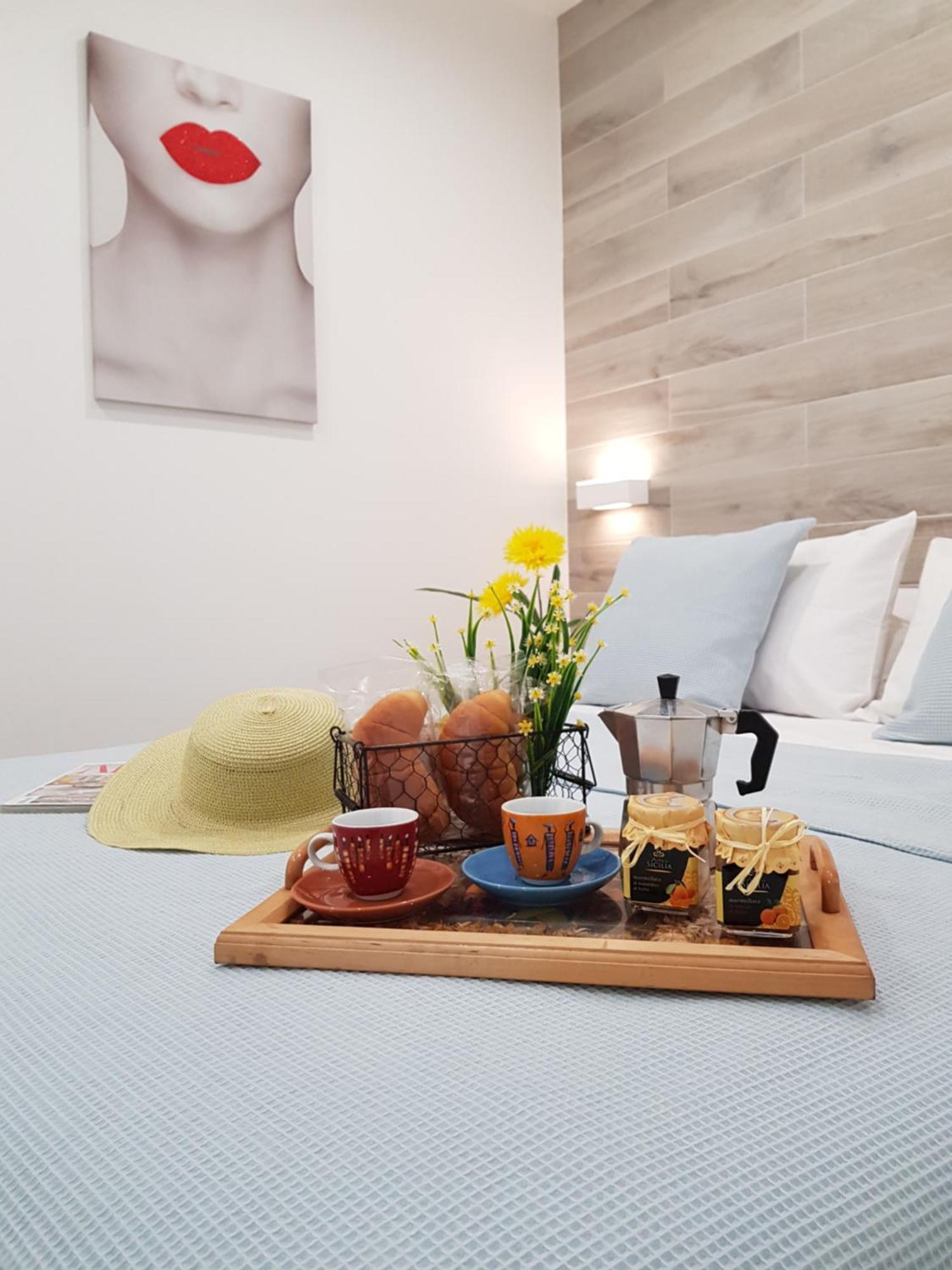 Martin Holiday Apartments Giardini Naxos Pokoj fotografie